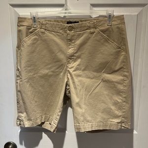 Women’s Lee Regular Fit Mid Rise Khaki Shorts